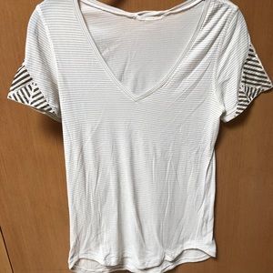 lululemon t-shirt